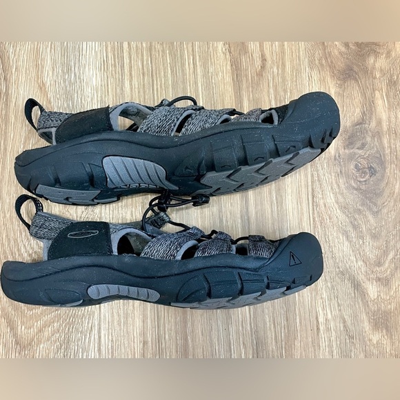 KEEN Newport H2 Men black/steel grey Size 7.5 EUC main image 6